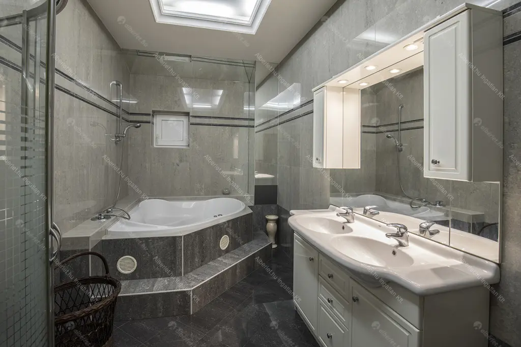 Kiadó albérlet 440000 Ft/hó áron: Budapest, VI. kerület  Dózsa György út. Mérete: 110 nm, 3 szobás | Alberlet.hu - 6655028