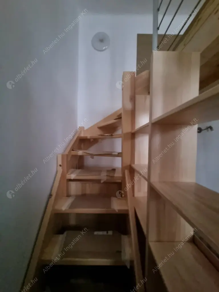 Kiadó albérlet 200000 Ft/hó áron: Budapest, VI. kerület  Eötvös utca. Mérete: 22 nm, 1 szobás | Alberlet.hu - 6581591