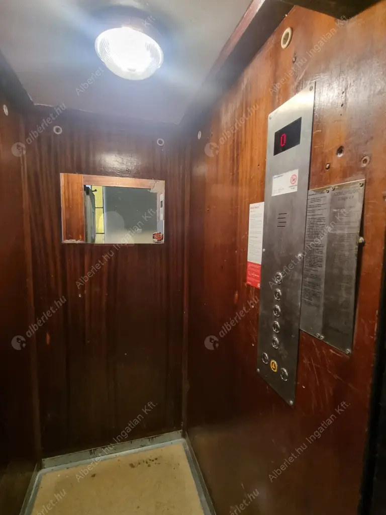 Kiadó albérlet 200000 Ft/hó áron: Budapest, VI. kerület  Eötvös utca. Mérete: 22 nm, 1 szobás | Alberlet.hu - 6581594