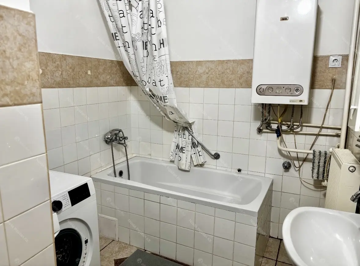 Kiadó albérlet 180000 Ft/hó áron: Budapest, VI. kerület  Eötvös utca. Mérete: 42 nm, 1 szobás | Alberlet.hu - 6698569