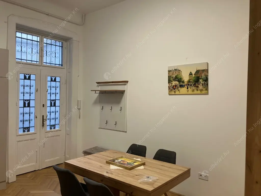 Kiadó albérlet 298000 Ft/hó áron: Budapest, VI. kerület  Eötvös utca. Mérete: 83 nm, 2 szobás | Alberlet.hu - 6615159
