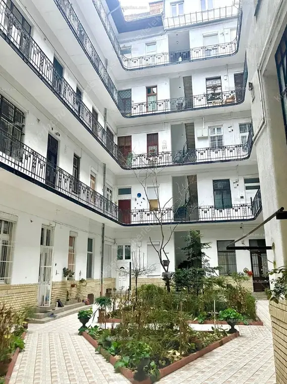 Kiadó albérlet 300000 Ft/hó áron: Budapest, VI. kerület  Eötvös utca. Mérete: 83 nm, 3 szobás | Alberlet.hu - 6632396