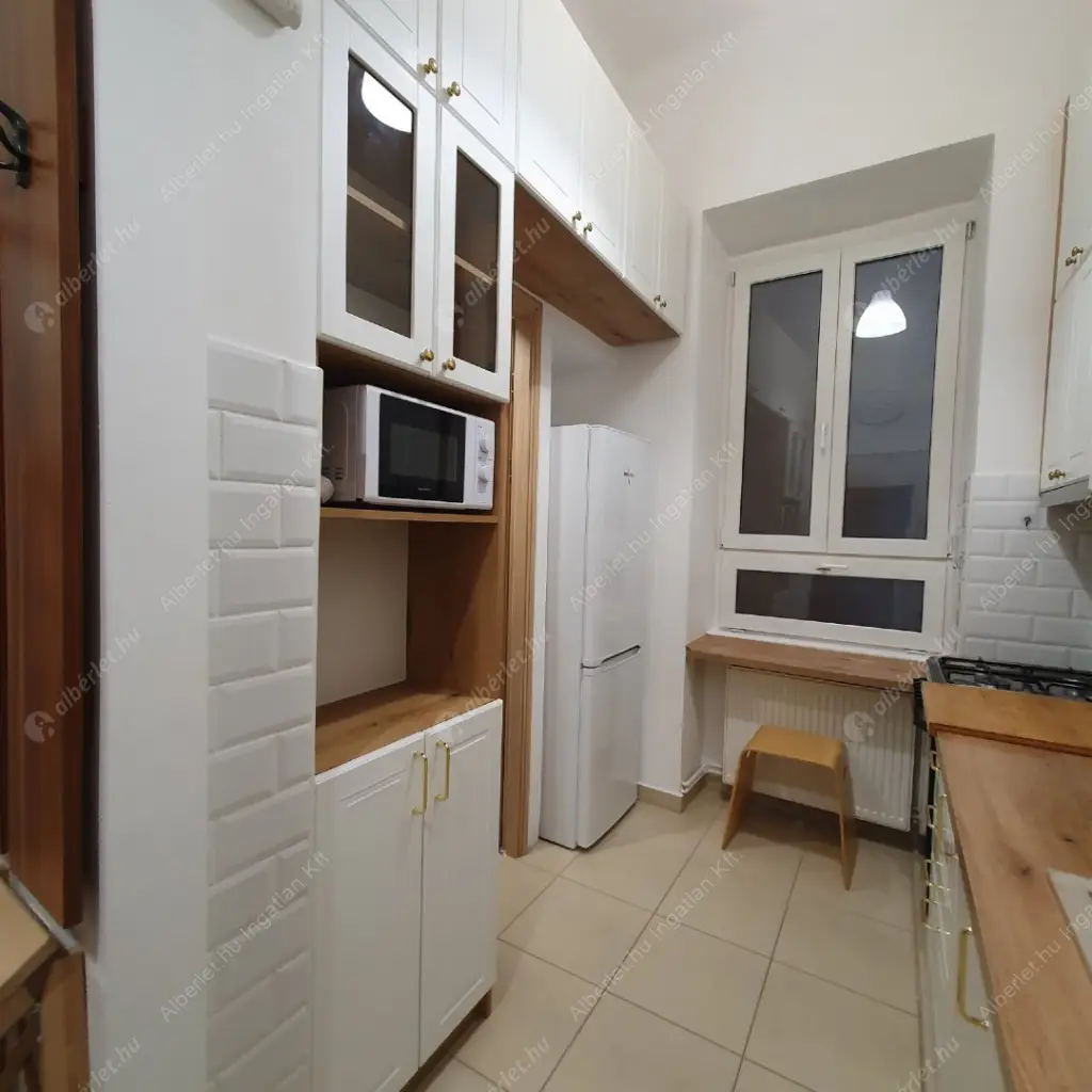 Kiadó albérlet 230000 Ft/hó áron: Budapest, VI. kerület  Felső erdősor utca. Mérete: 46 nm, 1 szobás | Alberlet.hu - 6570546