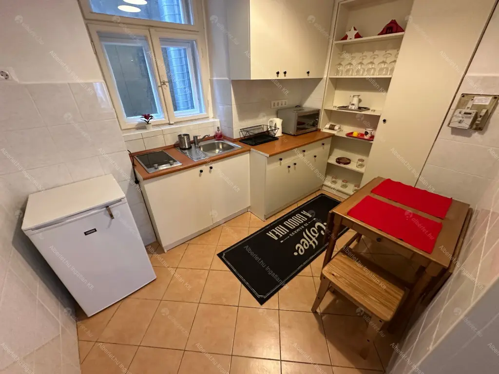 Kiadó albérlet 180000 Ft/hó áron: Budapest, VI. kerület  Hajós utca. Mérete: 25 nm, 1 szobás | Alberlet.hu - 6699206