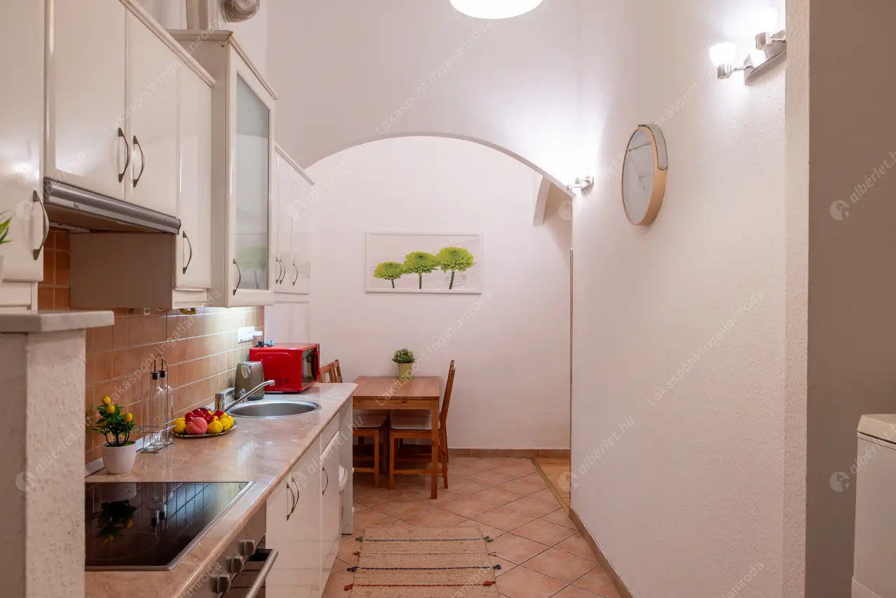 Kiadó albérlet 306000 Ft/hó áron: Budapest, VI. kerület  Hajós utca. Mérete: 54 nm, 2 szobás | Alberlet.hu - 6599702