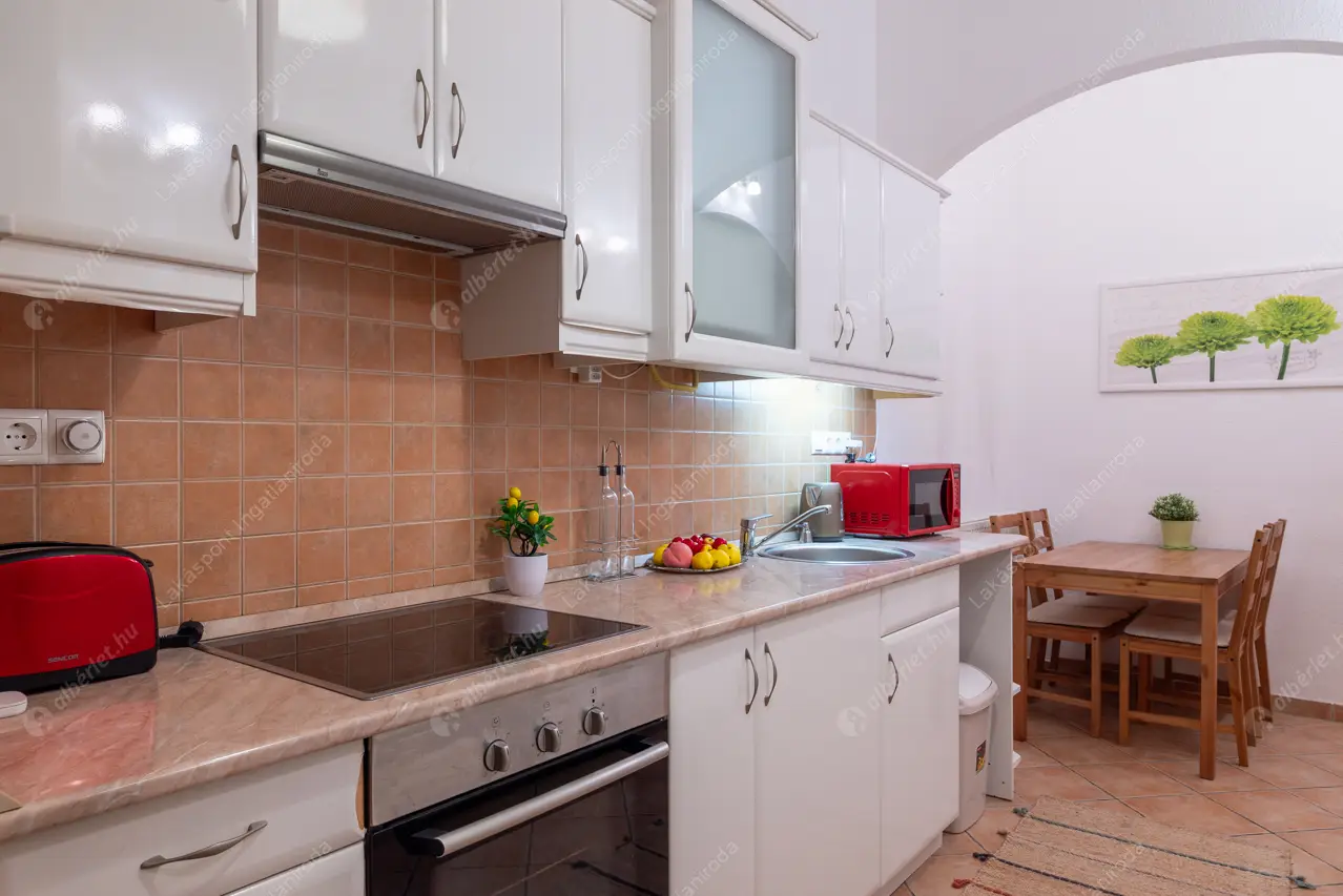 Kiadó albérlet 306000 Ft/hó áron: Budapest, VI. kerület  Hajós utca. Mérete: 54 nm, 2 szobás | Alberlet.hu - 6599703