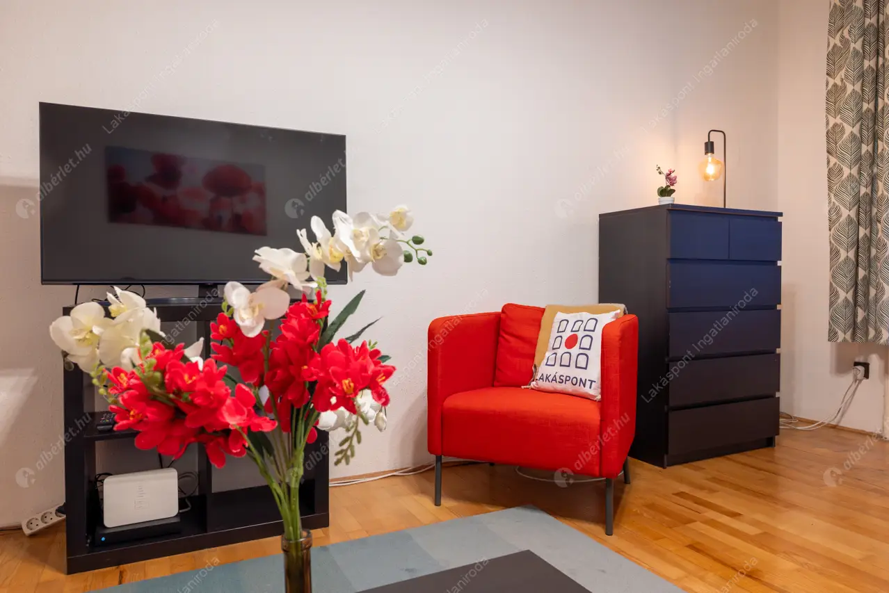 Kiadó albérlet 306000 Ft/hó áron: Budapest, VI. kerület  Hajós utca. Mérete: 54 nm, 2 szobás | Alberlet.hu - 6599712