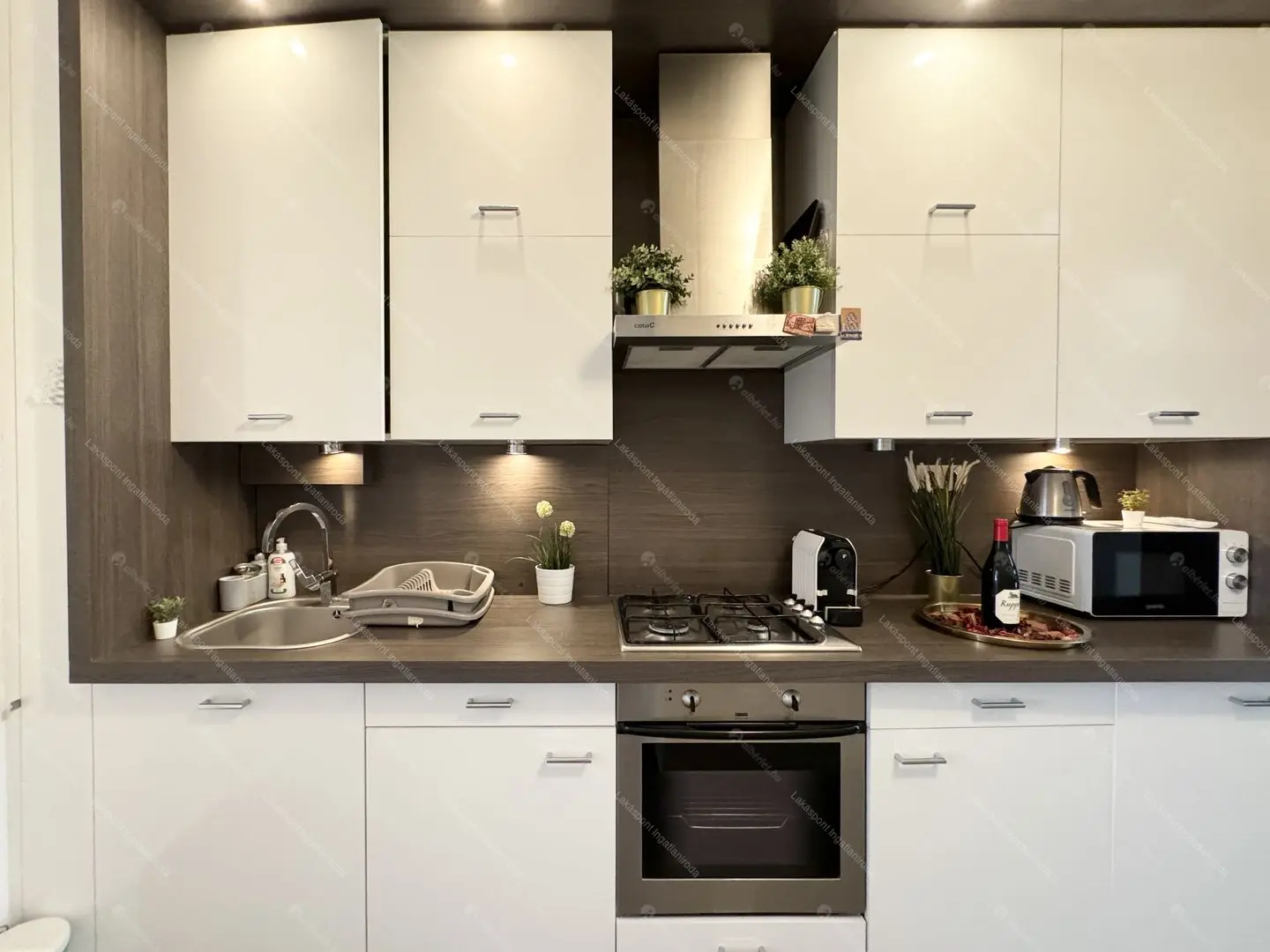 Kiadó albérlet 300000 Ft/hó áron: Budapest, VI. kerület  Hajós utca. Mérete: 54 nm, 2 szobás | Alberlet.hu - 6690690