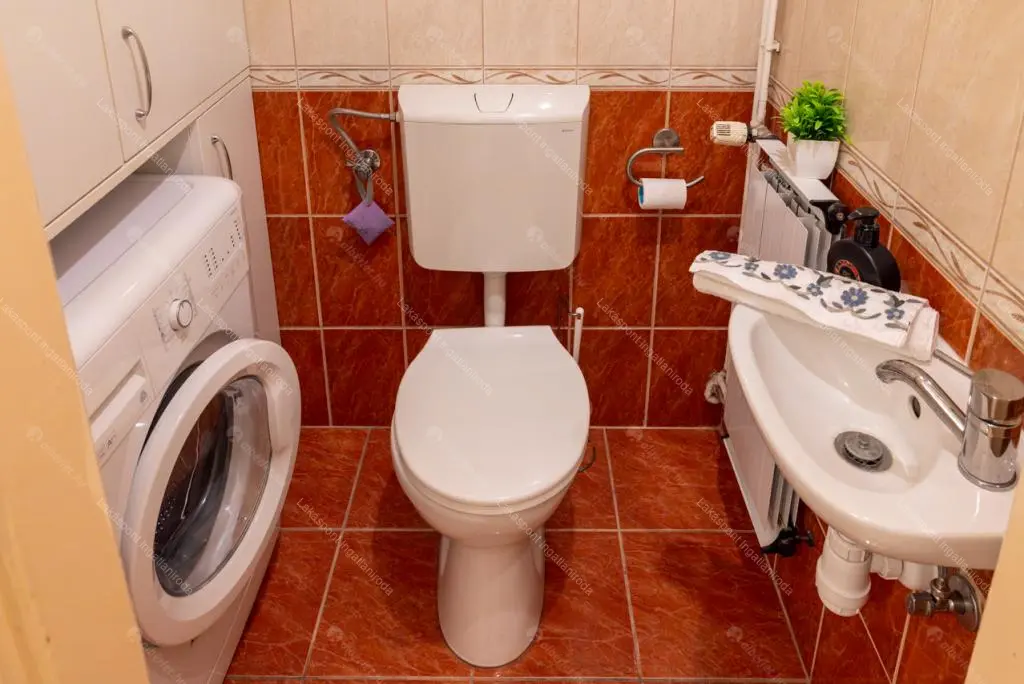 Kiadó albérlet 273000 Ft/hó áron: Budapest, VI. kerület  Hajós utca. Mérete: 54 nm, 2 szobás | Alberlet.hu - 6702332