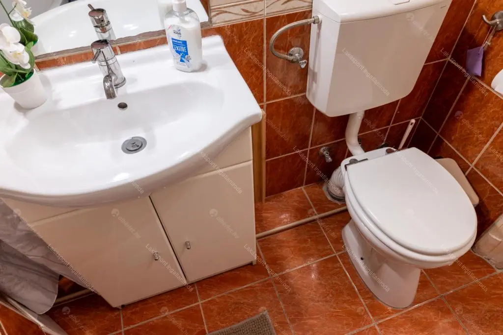 Kiadó albérlet 273000 Ft/hó áron: Budapest, VI. kerület  Hajós utca. Mérete: 54 nm, 2 szobás | Alberlet.hu - 6702334