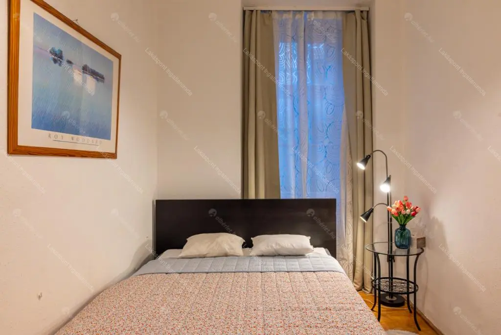 Kiadó albérlet 273000 Ft/hó áron: Budapest, VI. kerület  Hajós utca. Mérete: 54 nm, 2 szobás | Alberlet.hu - 6702339