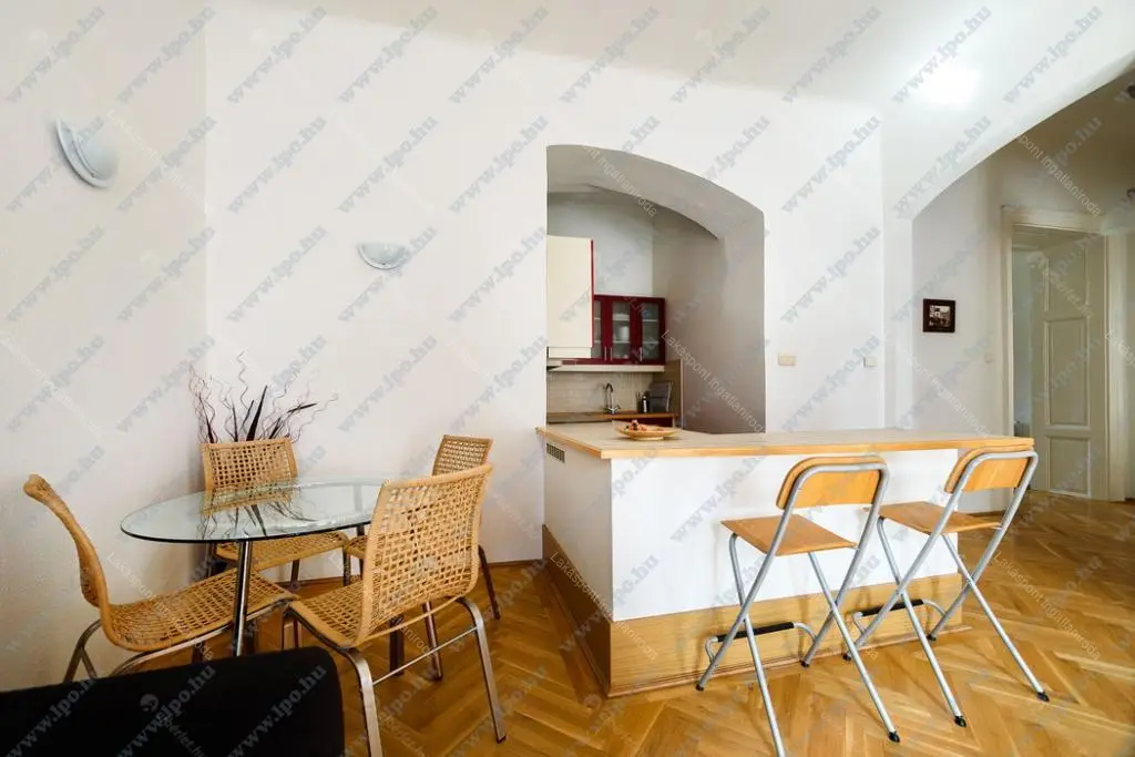 Kiadó albérlet 170000 Ft/hó áron: Budapest, VI. kerület  Hajós utca. Mérete: 65 nm, 2 szobás | Alberlet.hu - 6694646