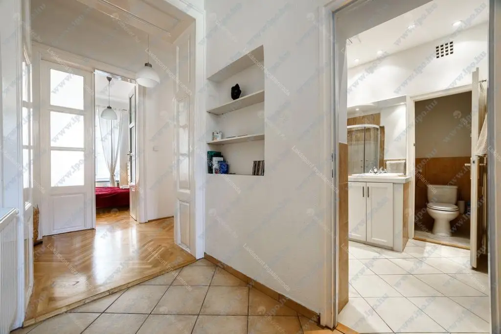 Kiadó albérlet 170000 Ft/hó áron: Budapest, VI. kerület  Hajós utca. Mérete: 65 nm, 2 szobás | Alberlet.hu - 6694651