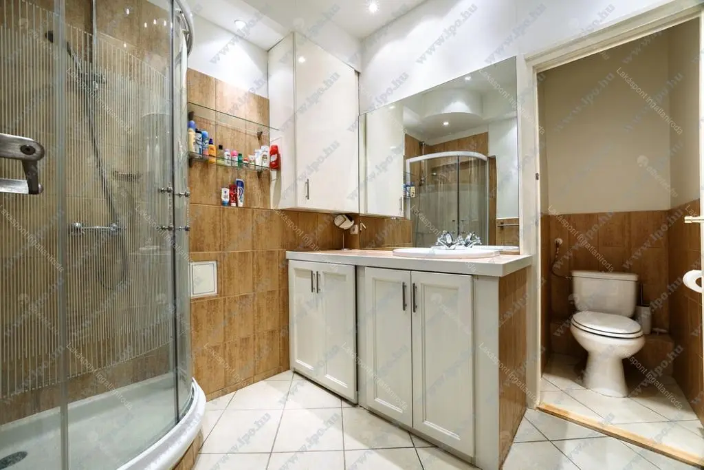 Kiadó albérlet 170000 Ft/hó áron: Budapest, VI. kerület  Hajós utca. Mérete: 65 nm, 2 szobás | Alberlet.hu - 6694652