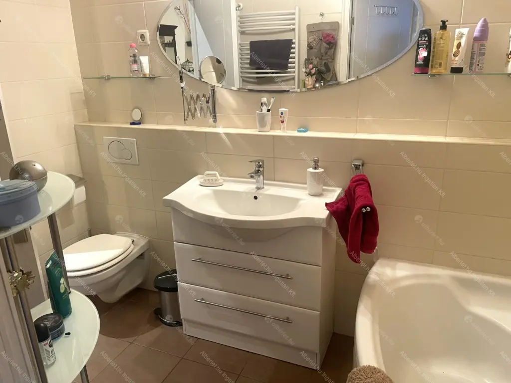 Kiadó albérlet 422000 Ft/hó áron: Budapest, VI. kerület  Hajós utca. Mérete: 75 nm, 3 szobás | Alberlet.hu - 6655613