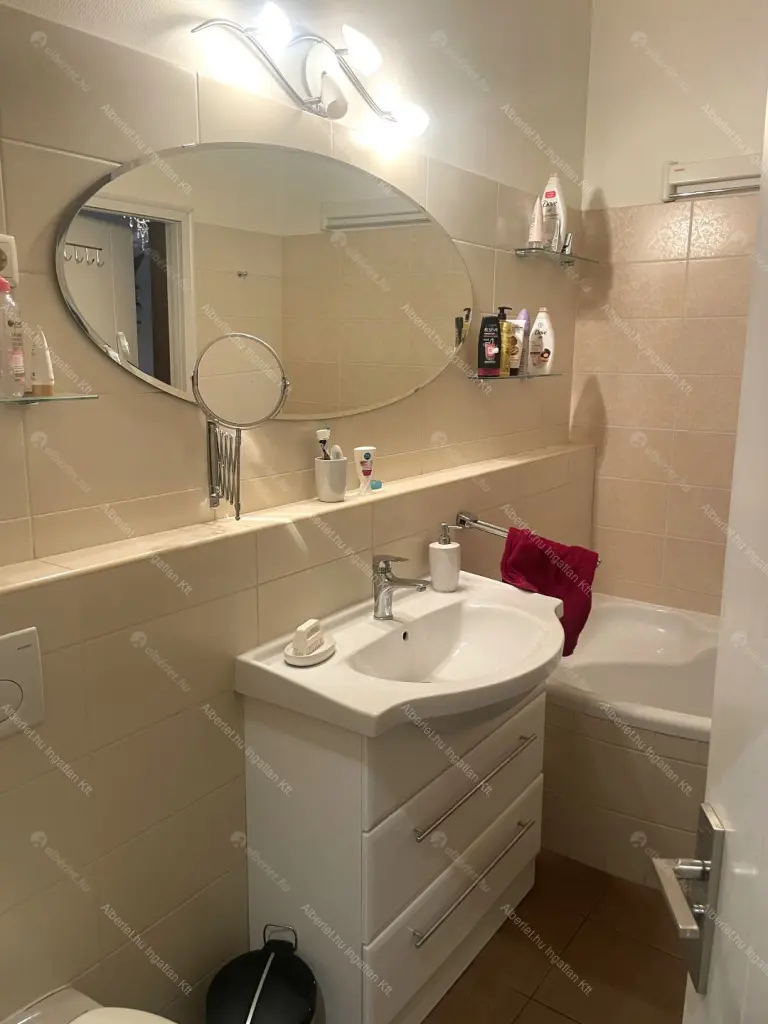 Kiadó albérlet 422000 Ft/hó áron: Budapest, VI. kerület  Hajós utca. Mérete: 75 nm, 3 szobás | Alberlet.hu - 6655614