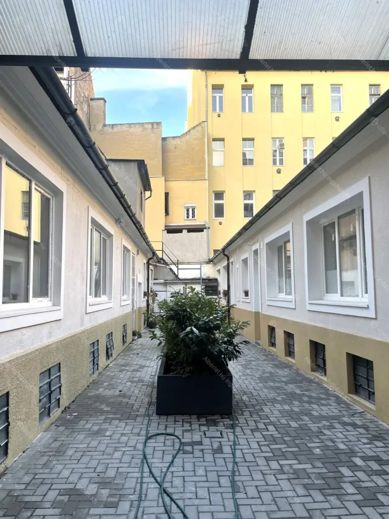 Kiadó albérlet 422000 Ft/hó áron: Budapest, VI. kerület  Hajós utca. Mérete: 75 nm, 3 szobás | Alberlet.hu - 6655617