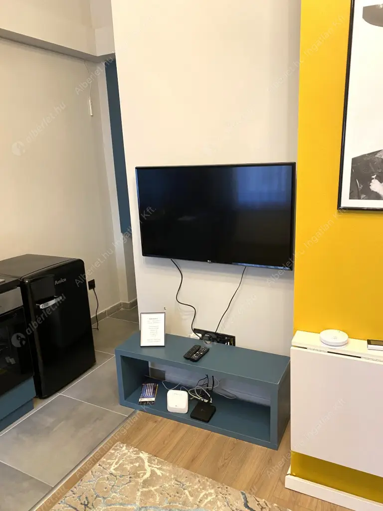 Kiadó albérlet 170000 Ft/hó áron: Budapest, VI. kerület  Hegedű utca. Mérete: 25 nm, 1 szobás | Alberlet.hu - 6599572