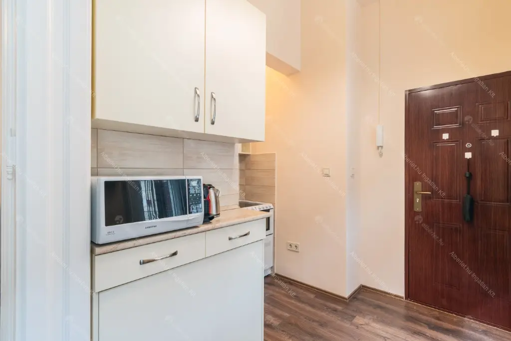 Kiadó albérlet 250000 Ft/hó áron: Budapest, VI. kerület  Hegedű utca. Mérete: 34 nm, 1 szobás | Alberlet.hu - 6648976