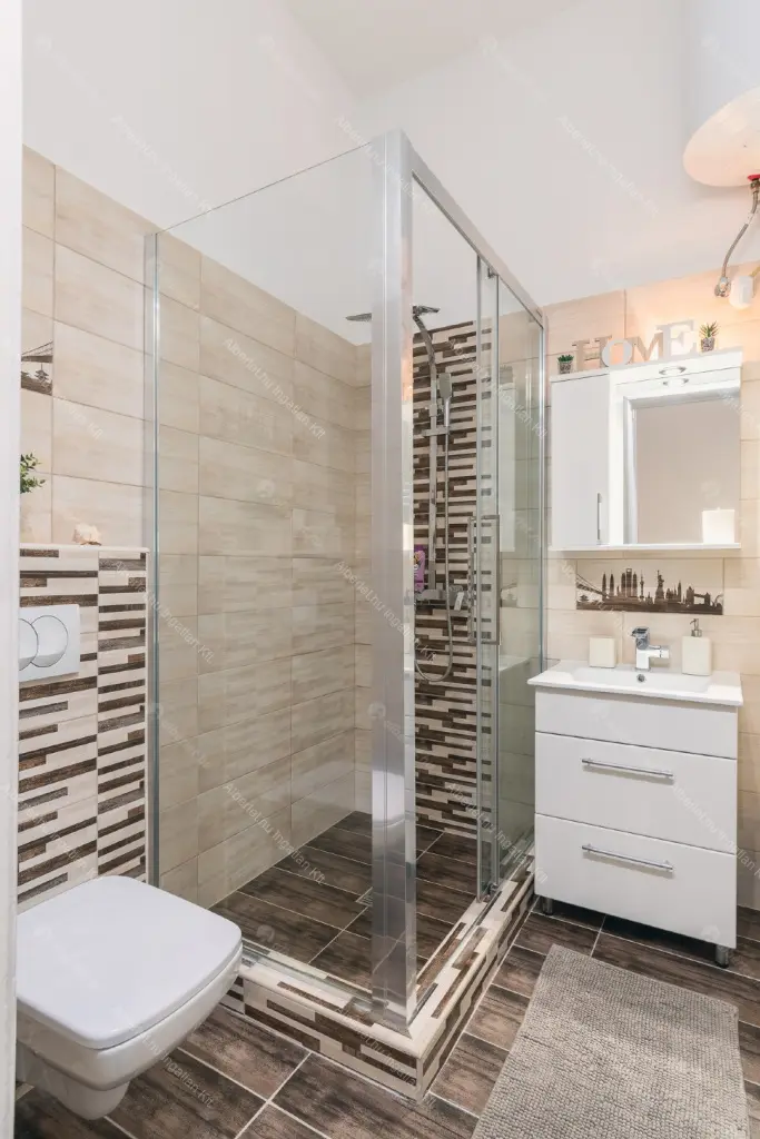 Kiadó albérlet 250000 Ft/hó áron: Budapest, VI. kerület  Hegedű utca. Mérete: 34 nm, 1 szobás | Alberlet.hu - 6648981