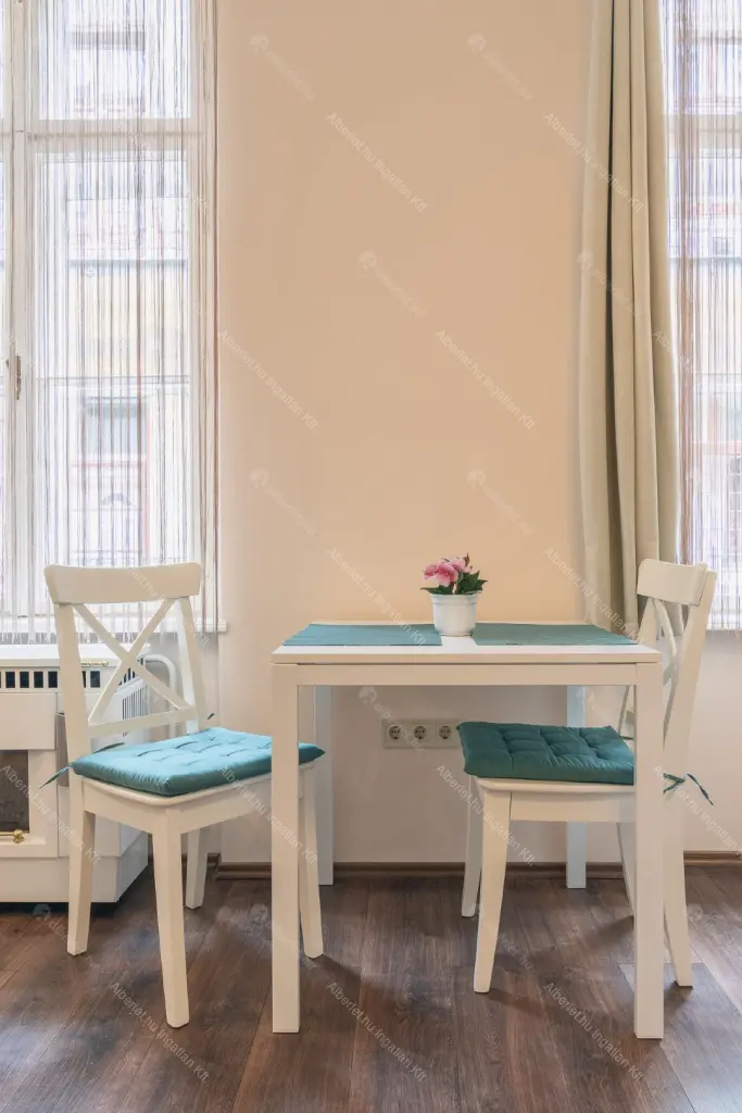 Kiadó albérlet 250000 Ft/hó áron: Budapest, VI. kerület  Hegedű utca. Mérete: 34 nm, 1 szobás | Alberlet.hu - 6648984