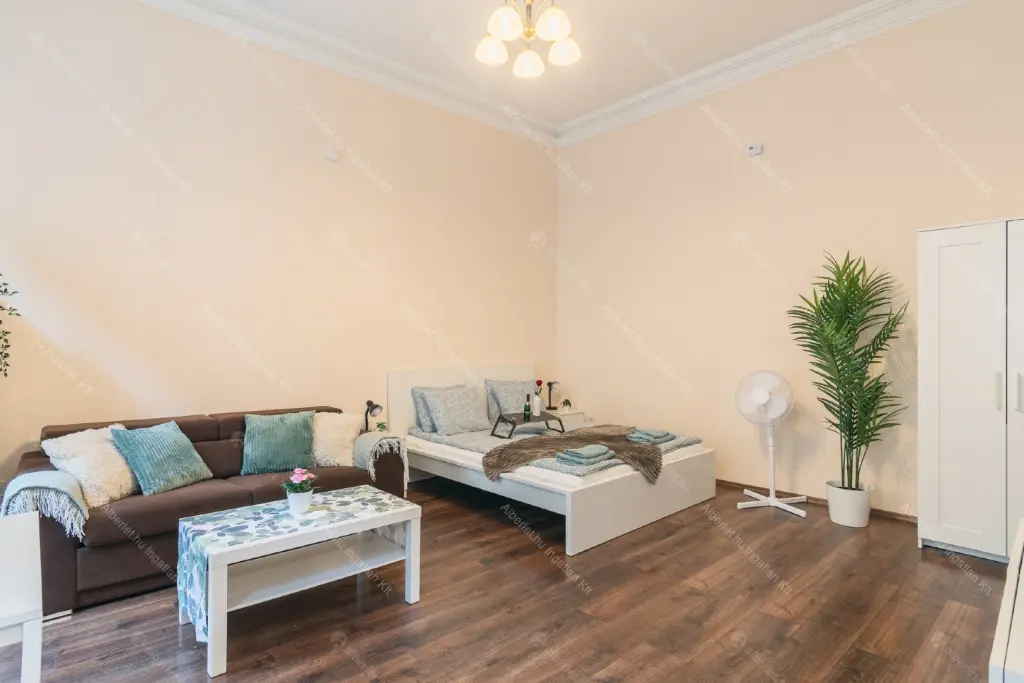 Kiadó albérlet 250000 Ft/hó áron: Budapest, VI. kerület  Hegedű utca. Mérete: 34 nm, 1 szobás | Alberlet.hu - 6648995