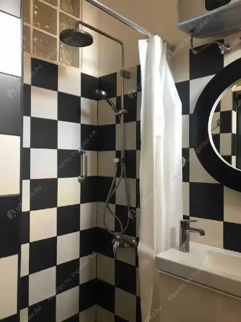 Kiadó albérlet 230000 Ft/hó áron: Budapest, VI. kerület  Hunyadi tér. Mérete: 37 nm, 1 szobás | Alberlet.hu - 6633349