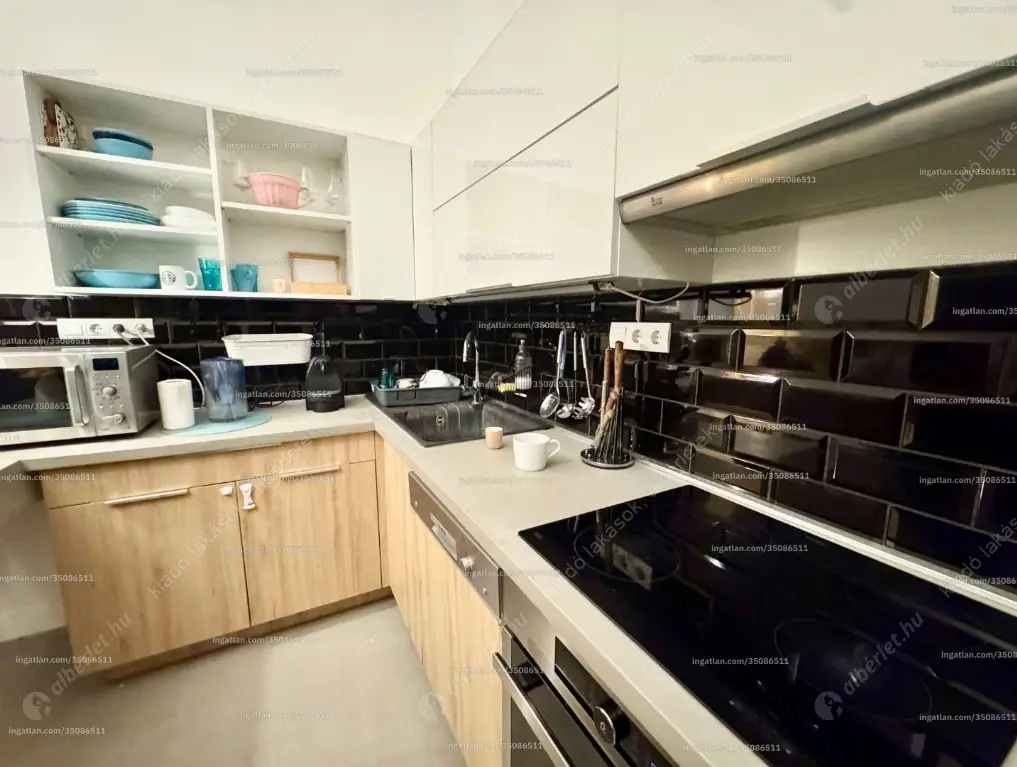 Kiadó albérlet 325000 Ft/hó áron: Budapest, VI. kerület  Hunyadi tér. Mérete: 66 nm, 3 szobás | Alberlet.hu - 6632603