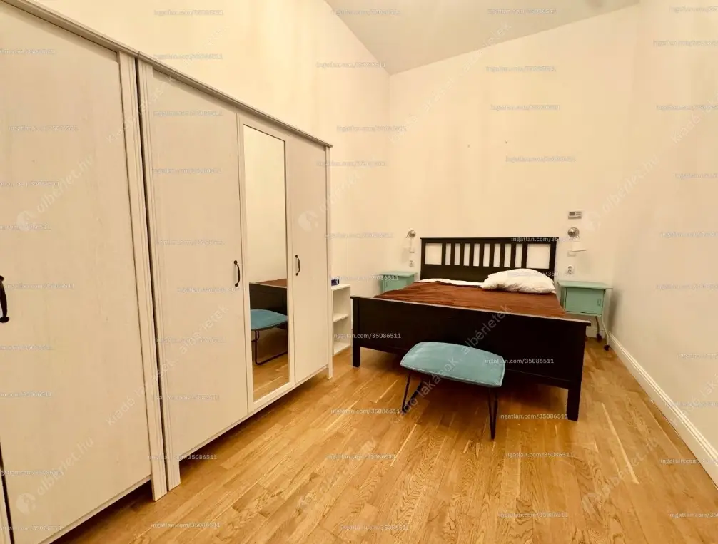 Kiadó albérlet 325000 Ft/hó áron: Budapest, VI. kerület  Hunyadi tér. Mérete: 66 nm, 3 szobás | Alberlet.hu - 6632604