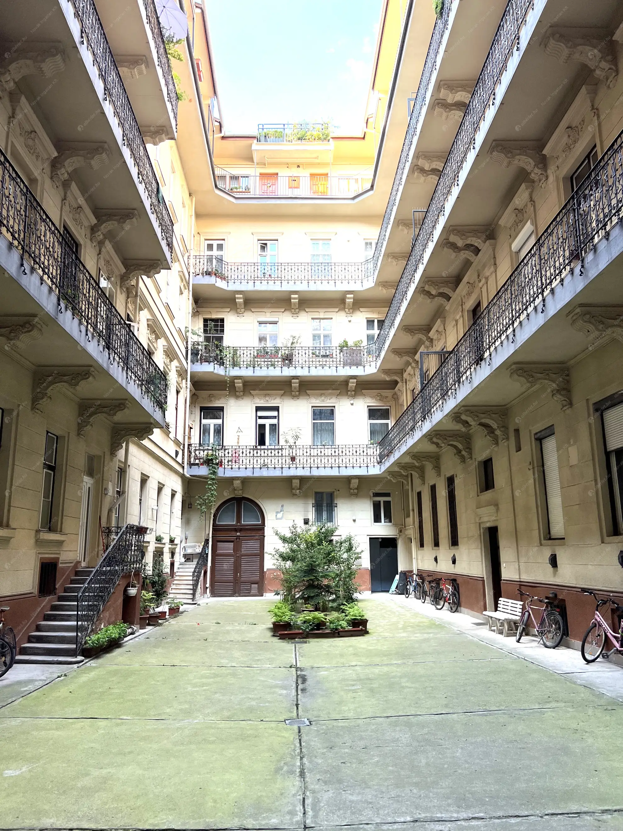 Kiadó albérlet 400000 Ft/hó áron: Budapest, VI. kerület  Hunyadi tér. Mérete: 73 nm, 3 szobás | Alberlet.hu - 6637643