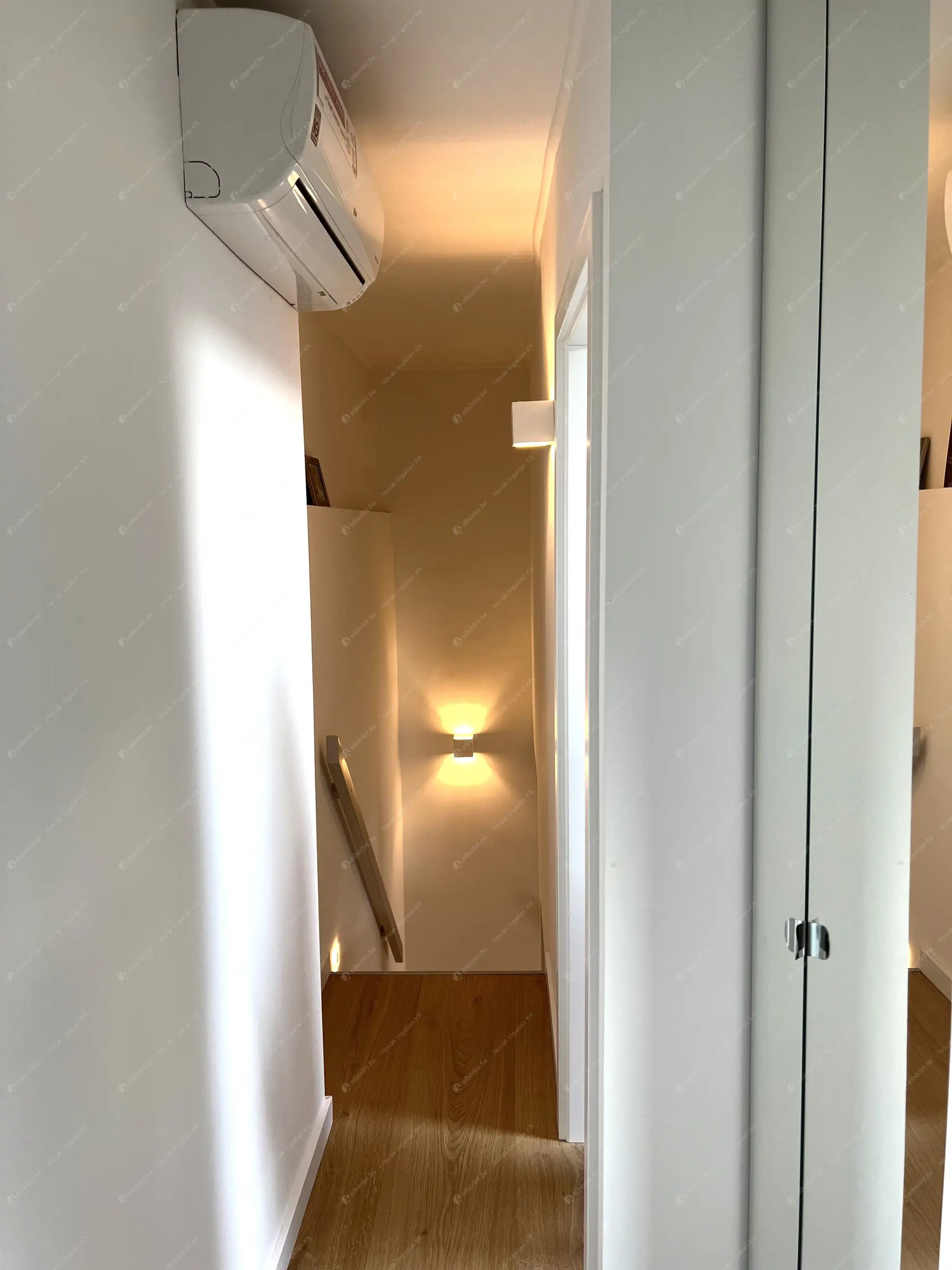 Kiadó albérlet 400000 Ft/hó áron: Budapest, VI. kerület  Hunyadi tér. Mérete: 73 nm, 3 szobás | Alberlet.hu - 6637655