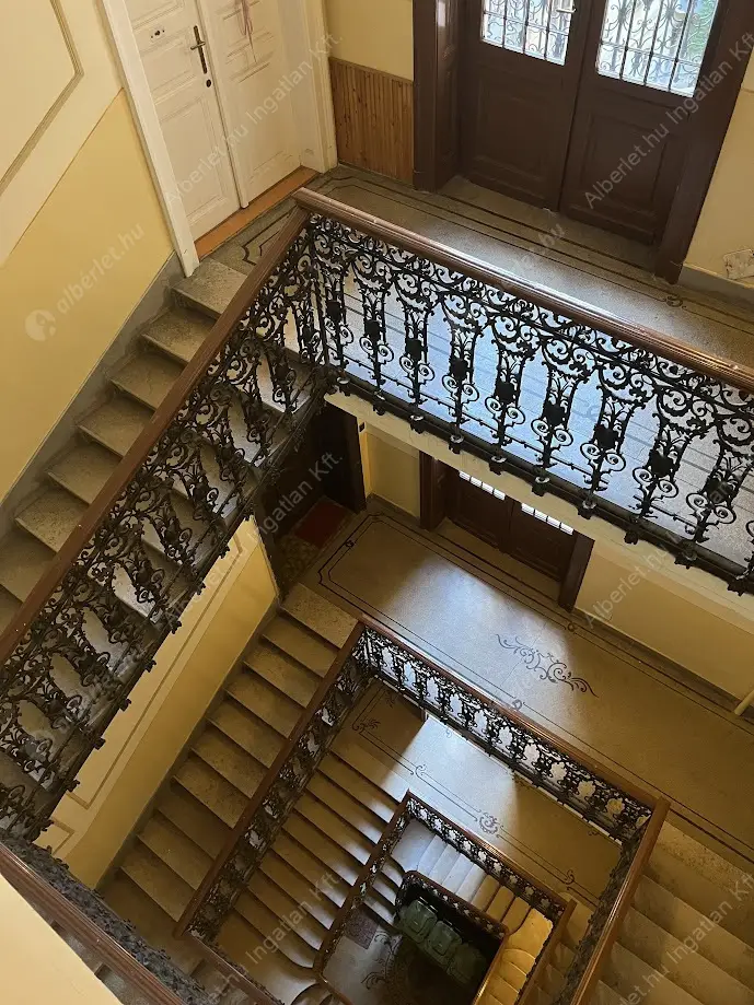 Kiadó albérlet 400000 Ft/hó áron: Budapest, VI. kerület  Hunyadi tér. Mérete: 75 nm, 3 szobás | Alberlet.hu - 6636932