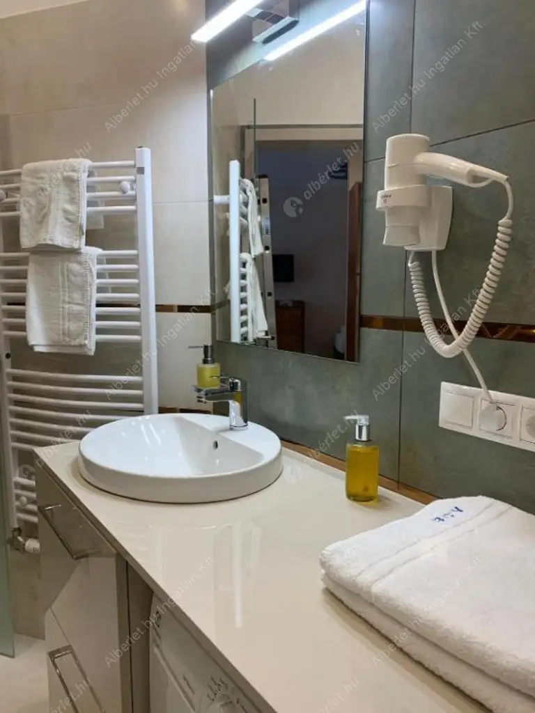 Kiadó albérlet 980000 Ft/hó áron: Budapest, VI. kerület  Izabella utca. Mérete: 134 nm, 4 szobás | Alberlet.hu - 6629188