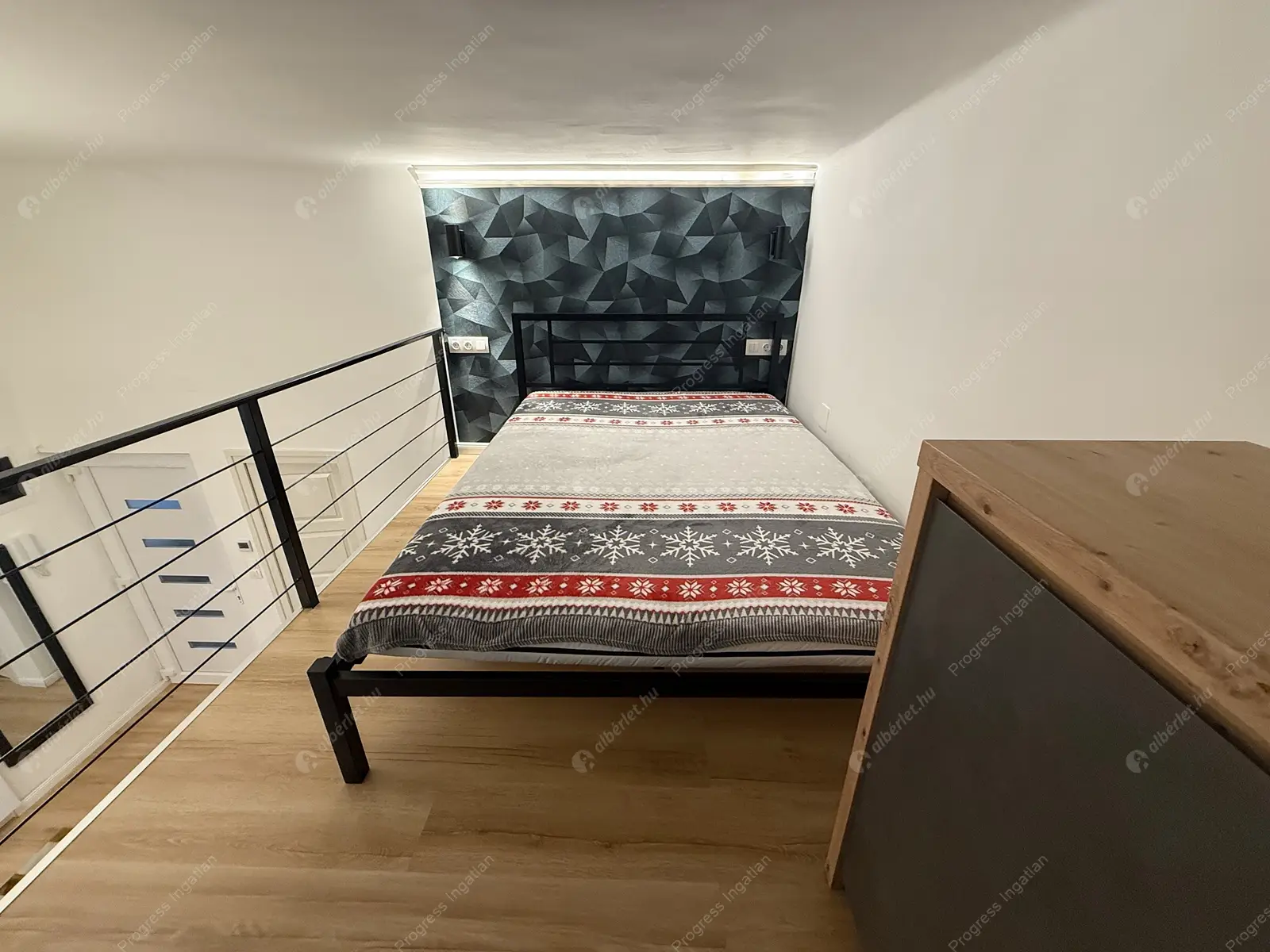 Kiadó albérlet 230000 Ft/hó áron: Budapest, VI. kerület  Izabella utca. Mérete: 25 nm, 1 szobás | Alberlet.hu - 6602233