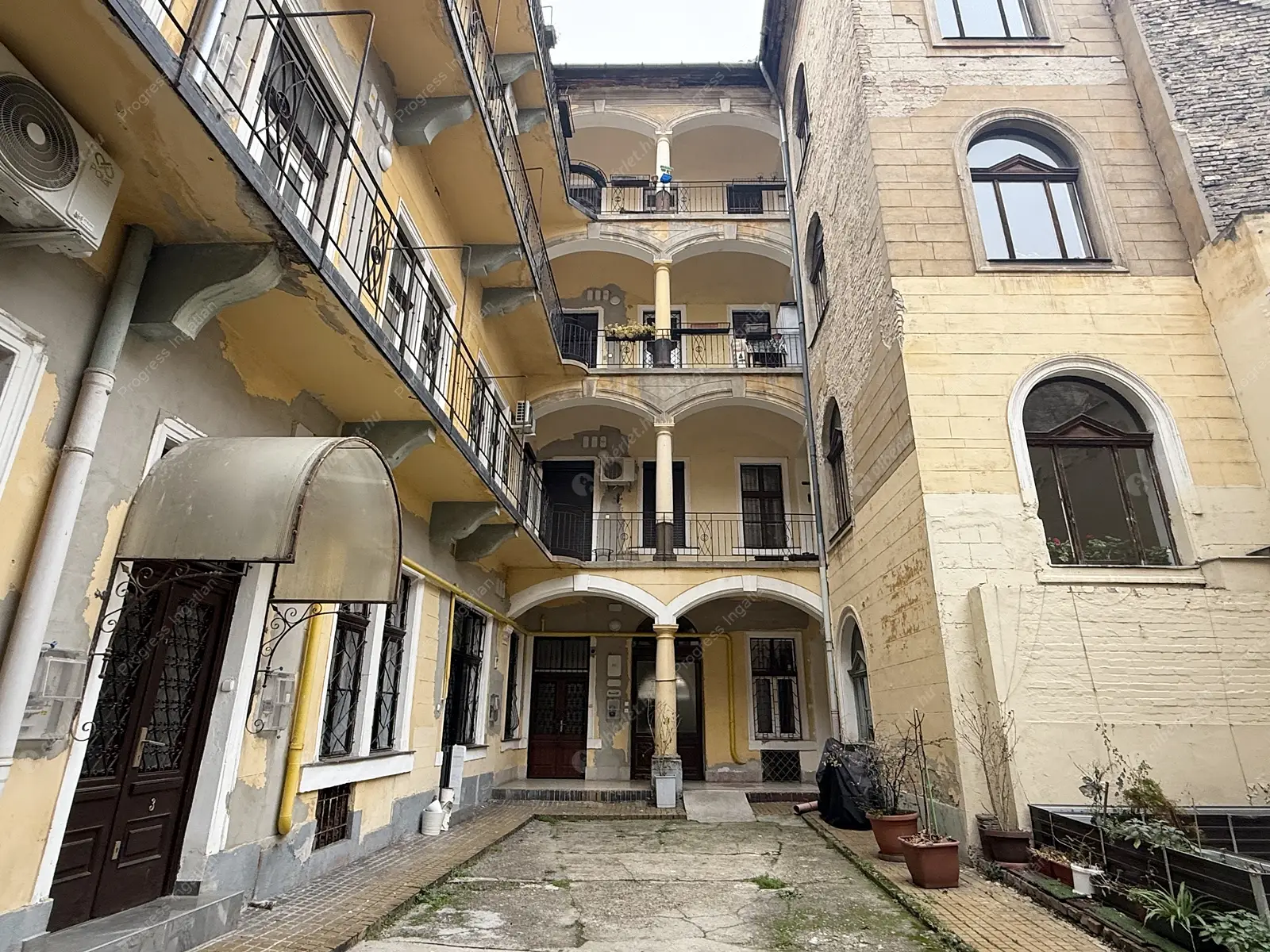 Kiadó albérlet 230000 Ft/hó áron: Budapest, VI. kerület  Izabella utca. Mérete: 25 nm, 1 szobás | Alberlet.hu - 6602242