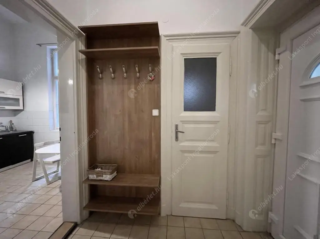 Kiadó albérlet 230000 Ft/hó áron: Budapest, VI. kerület  Izabella utca. Mérete: 61 nm, 2 szobás | Alberlet.hu - 6603335