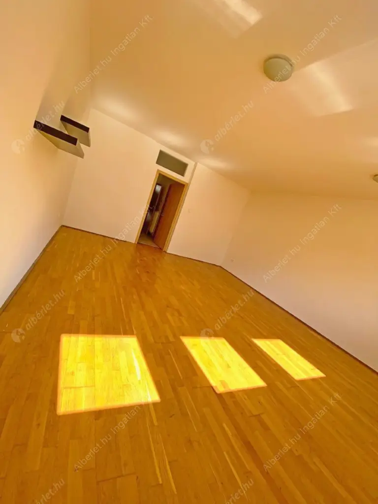 Kiadó albérlet 280000 Ft/hó áron: Budapest, VI. kerület  Izabella utca. Mérete: 62 nm, 1 szobás | Alberlet.hu - 6598056