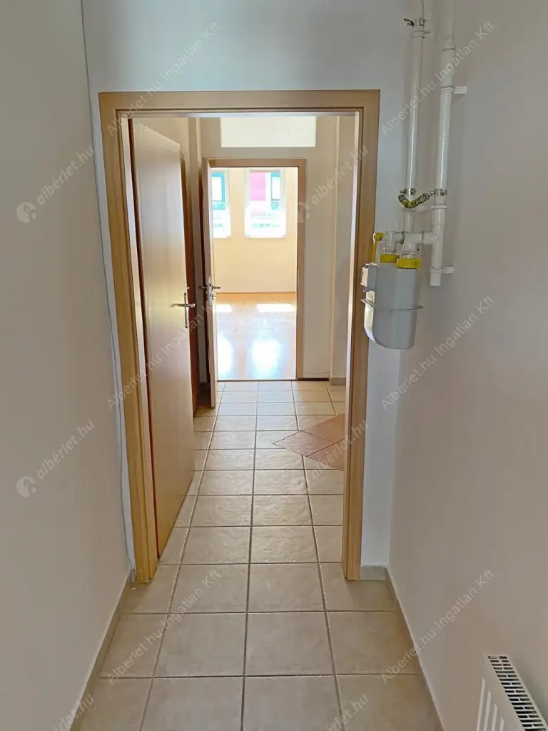 Kiadó albérlet 280000 Ft/hó áron: Budapest, VI. kerület  Izabella utca. Mérete: 62 nm, 1 szobás | Alberlet.hu - 6598059