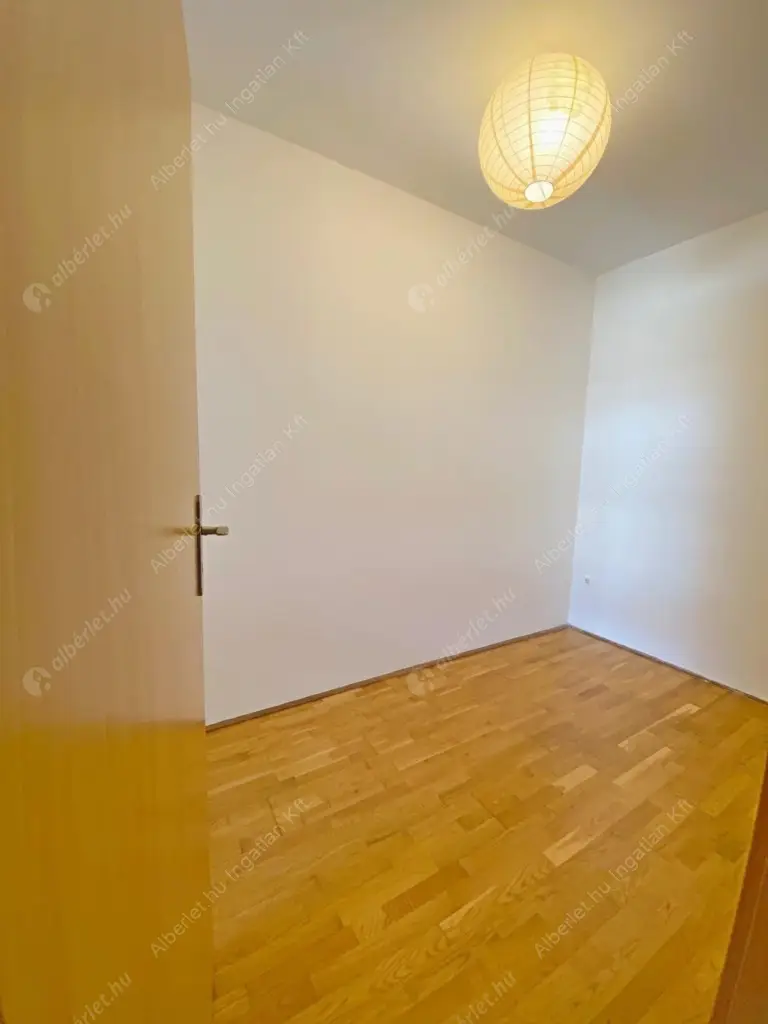 Kiadó albérlet 280000 Ft/hó áron: Budapest, VI. kerület  Izabella utca. Mérete: 62 nm, 1 szobás | Alberlet.hu - 6598064