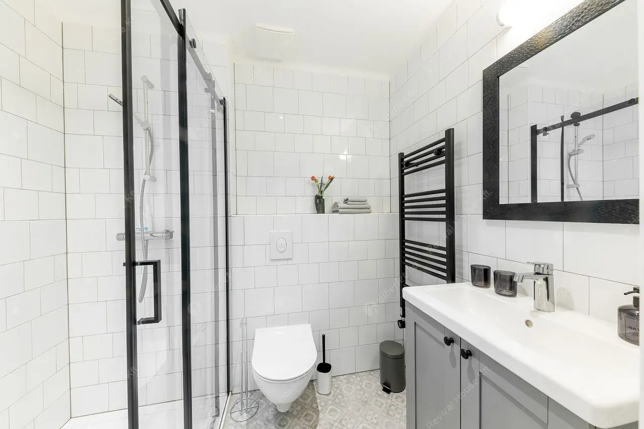 Kiadó albérlet 617000 Ft/hó áron: Budapest, VI. kerület  Izabella utca. Mérete: 90 nm, 4 szobás | Alberlet.hu - 6601324