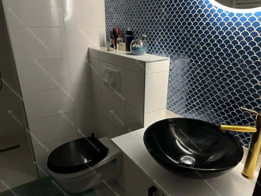 Kiadó albérlet 215000 Ft/hó áron: Budapest, VI. kerület  Jókai tér. Mérete: 32 nm, 1 szobás | Alberlet.hu - 6685014