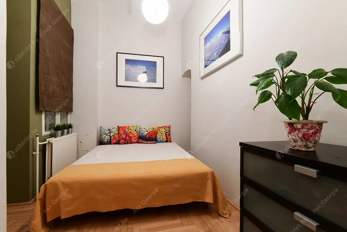 Kiadó albérlet 425000 Ft/hó áron: Budapest, VI. kerület  Jókai tér. Mérete: 85 nm, 3 szobás | Alberlet.hu - 6627355