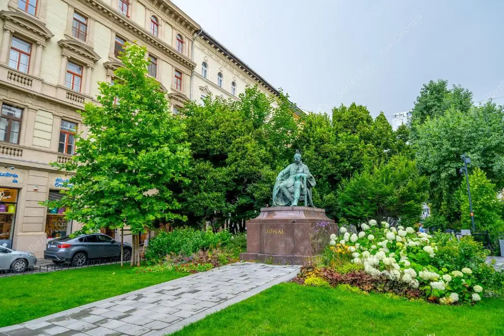 Kiadó albérlet 425000 Ft/hó áron: Budapest, VI. kerület  Jókai tér. Mérete: 85 nm, 3 szobás | Alberlet.hu - 6627369