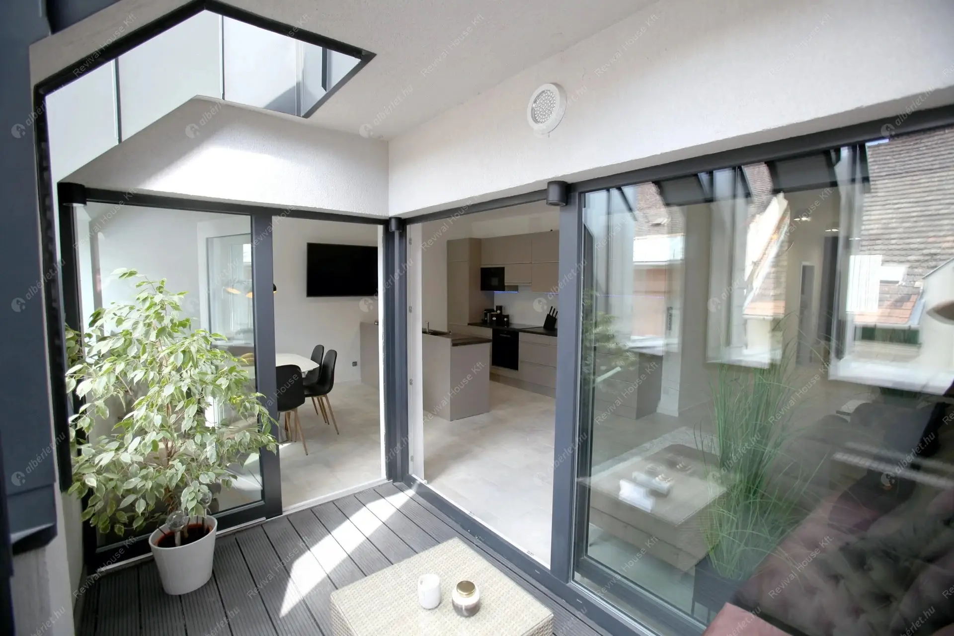 Kiadó albérlet 1400000 Ft/hó áron: Budapest, VI. kerület  Jókai utca. Mérete: 136 nm, 4 szobás | Alberlet.hu - 6304688