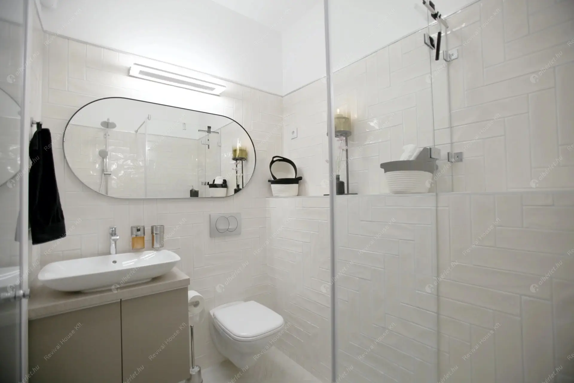 Kiadó albérlet 1400000 Ft/hó áron: Budapest, VI. kerület  Jókai utca. Mérete: 136 nm, 4 szobás | Alberlet.hu - 6304689