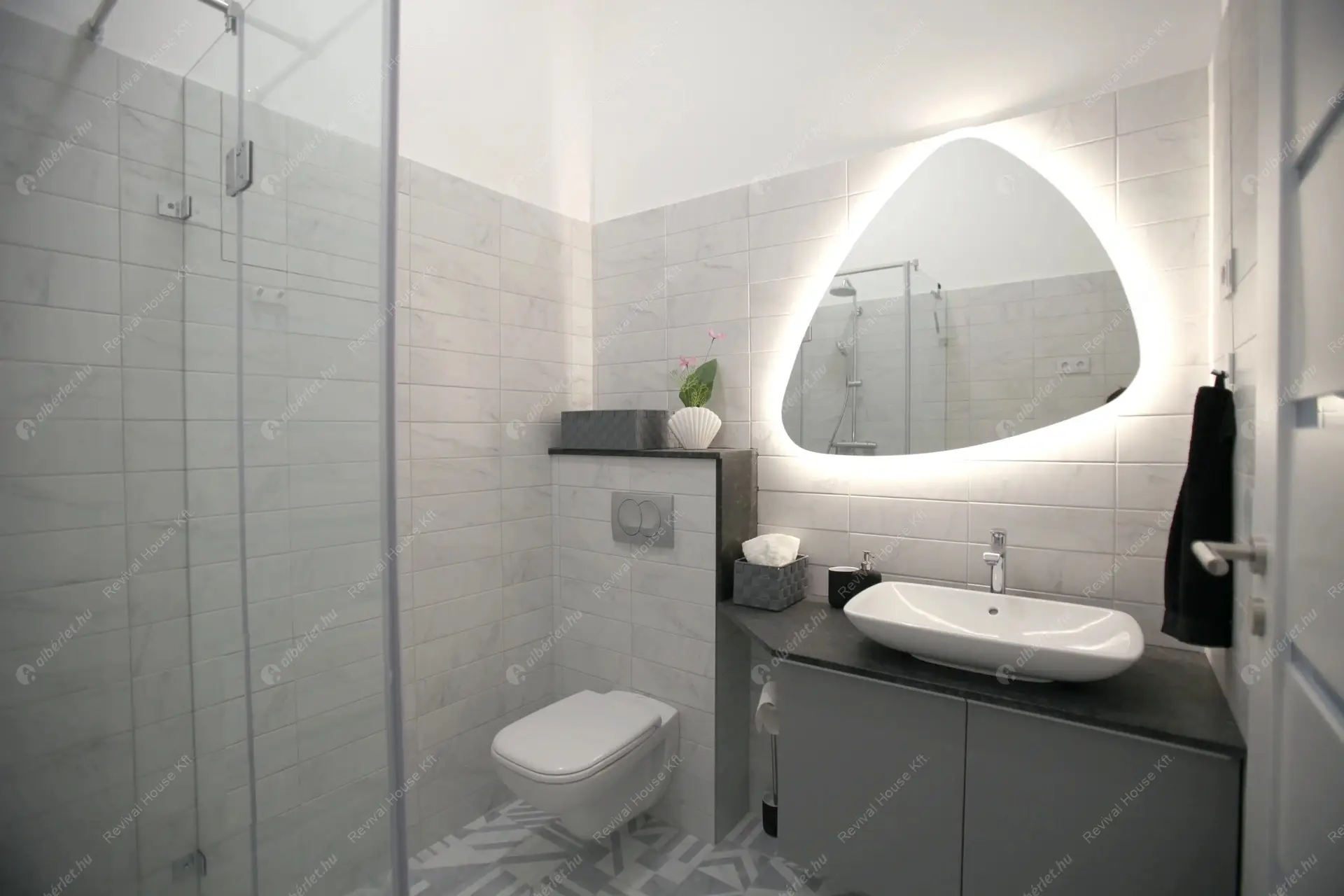 Kiadó albérlet 1400000 Ft/hó áron: Budapest, VI. kerület  Jókai utca. Mérete: 136 nm, 4 szobás | Alberlet.hu - 6304708