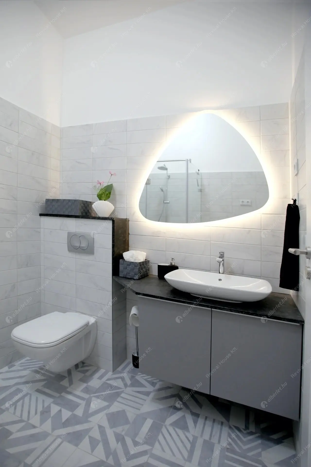 Kiadó albérlet 1400000 Ft/hó áron: Budapest, VI. kerület  Jókai utca. Mérete: 136 nm, 4 szobás | Alberlet.hu - 6304709