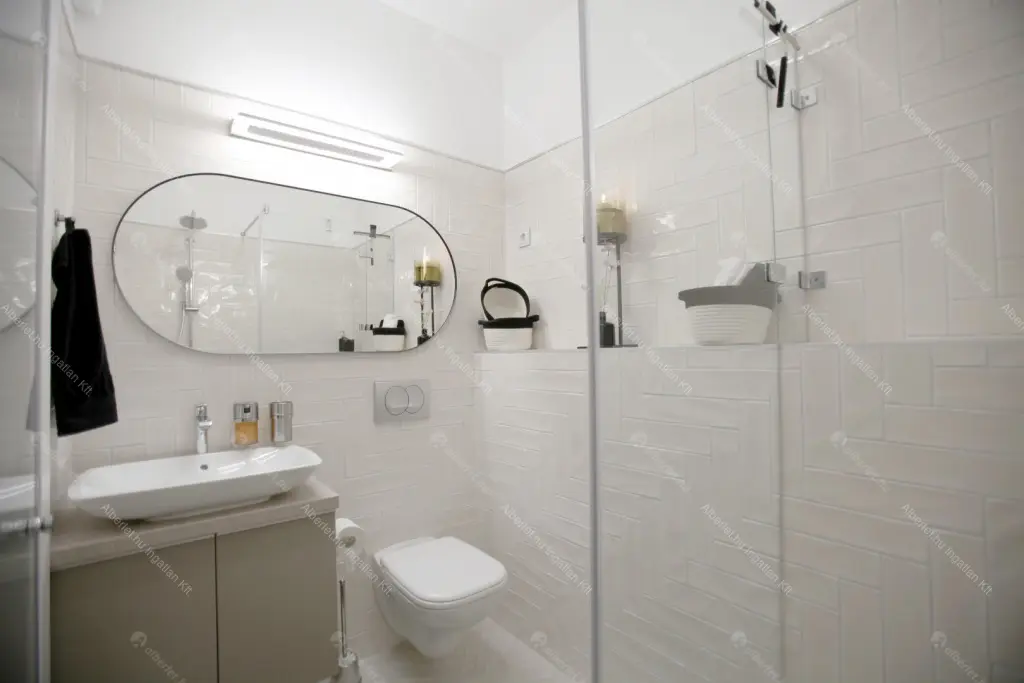 Kiadó albérlet 1516000 Ft/hó áron: Budapest, VI. kerület  Jókai utca. Mérete: 136 nm, 4 szobás | Alberlet.hu - 6660415