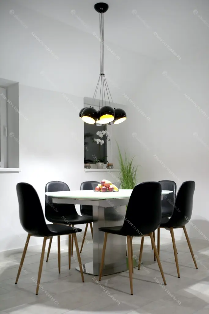 Kiadó albérlet 1350000 Ft/hó áron: Budapest, VI. kerület  Jókai utca. Mérete: 136 nm, 4 szobás | Alberlet.hu - 6681939