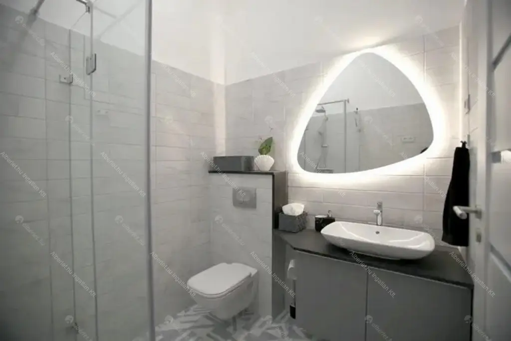 Kiadó albérlet 1350000 Ft/hó áron: Budapest, VI. kerület  Jókai utca. Mérete: 136 nm, 4 szobás | Alberlet.hu - 6681945